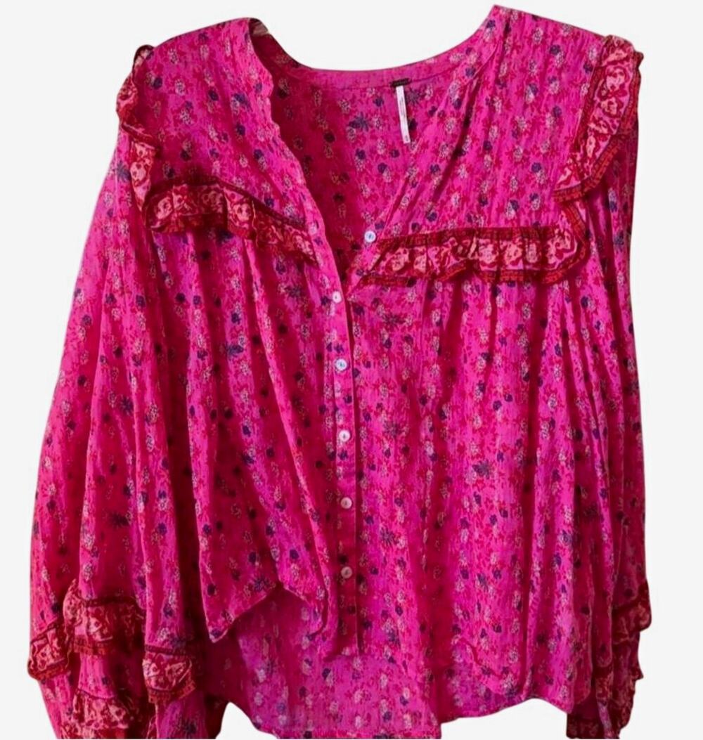 Free People $98 Jenna Pink Floral V-Neck Ruffle Button L/S Peasant Boho Blouse M